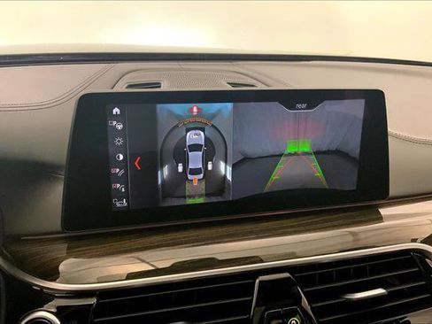 Used 2019 BMW 540i xDrive w/ M Sport Package image 17