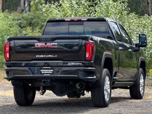 Used 2022 GMC Sierra 3500 Denali w/ Denali Black Diamond Edition AWD/4WD image 7