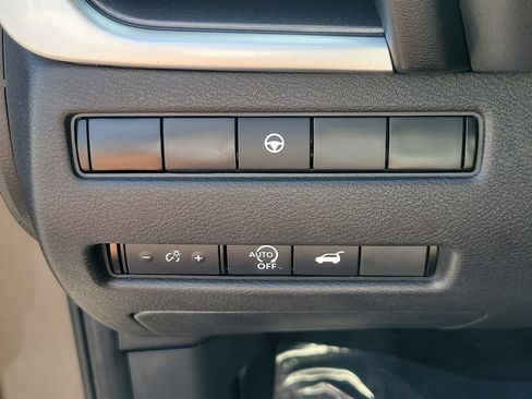 Used 2024 Nissan Rogue SV FWD image 31