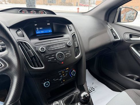 Used 2017 Ford Focus ST image 16
