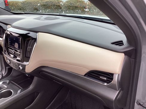 Used 2023 Chevrolet Traverse LS w/ Safety Package image 18