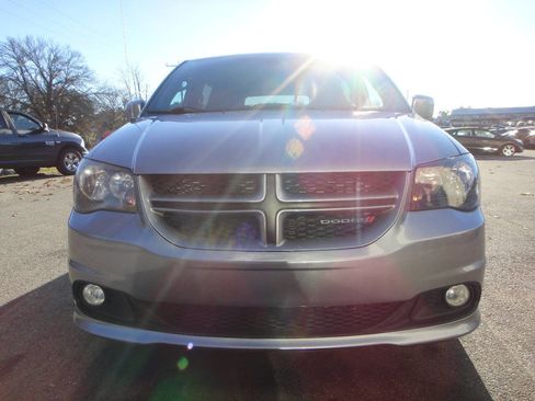 Used 2017 Dodge Grand Caravan GT image 2