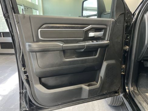 Used 2024 RAM 3500 Big Horn w/ Sport Appearance Package AWD/4WD image 16