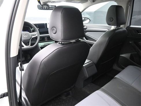 New 2025 Volkswagen Jetta SE image 12