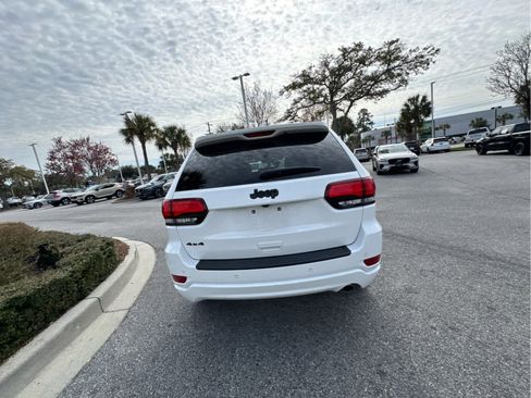 Used 2020 Jeep Grand Cherokee Altitude image 18