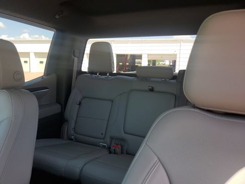 Used 2023 GMC Sierra 1500 SLT w/ SLT Premium Package AWD/4WD image 28