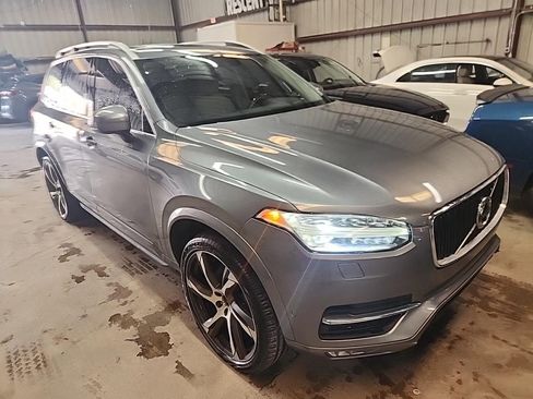 Used 2018 Volvo XC90 T6 Momentum w/ Convenience Package image 3