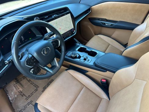 Used 2023 Lexus RZ 450e Premium w/ Technology Package image 9