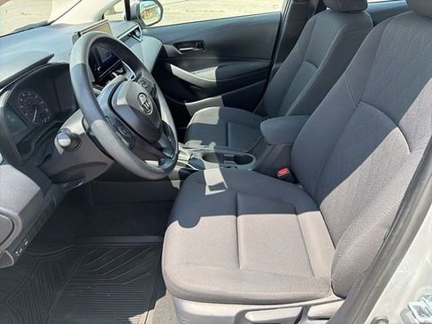 Certified 2025 Toyota Corolla LE FWD image 4