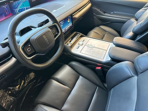 New 2026 Lincoln Navigator Reserve AWD/4WD image 9