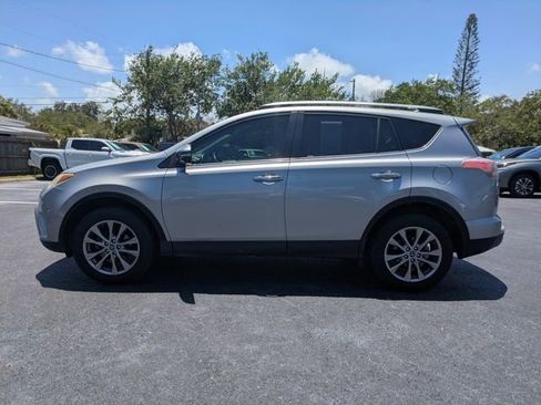 Used 2018 Toyota RAV4 Limited FWD image 7