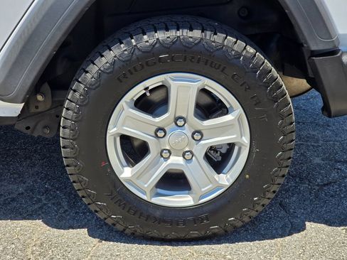 Used 2018 Jeep Wrangler Unlimited Sport S AWD/4WD image 22
