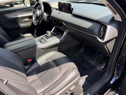 Used 2024 MAZDA CX-90 3.3 Turbo w/ Preferred Plus AWD/4WD image 32