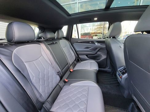 Used 2026 Volkswagen Tiguan SEL R-Line image 17