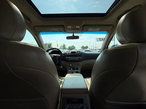 Used 2010 Toyota Highlander SE AWD/4WD image 22