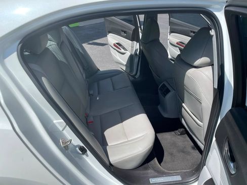Used 2016 Acura TLX w/ Technology Package FWD image 15
