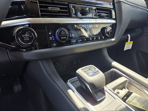 New 2026 Nissan Pathfinder Platinum AWD/4WD image 14