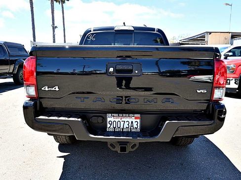 Used 2020 Toyota Tacoma SR5 w/ Technology Package AWD/4WD image 6