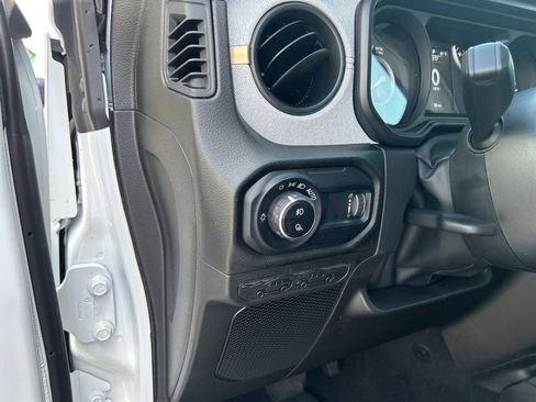 New 2025 Jeep Gladiator Sport image 16