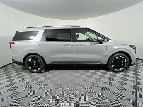 New 2026 Kia Carnival EX FWD image 2