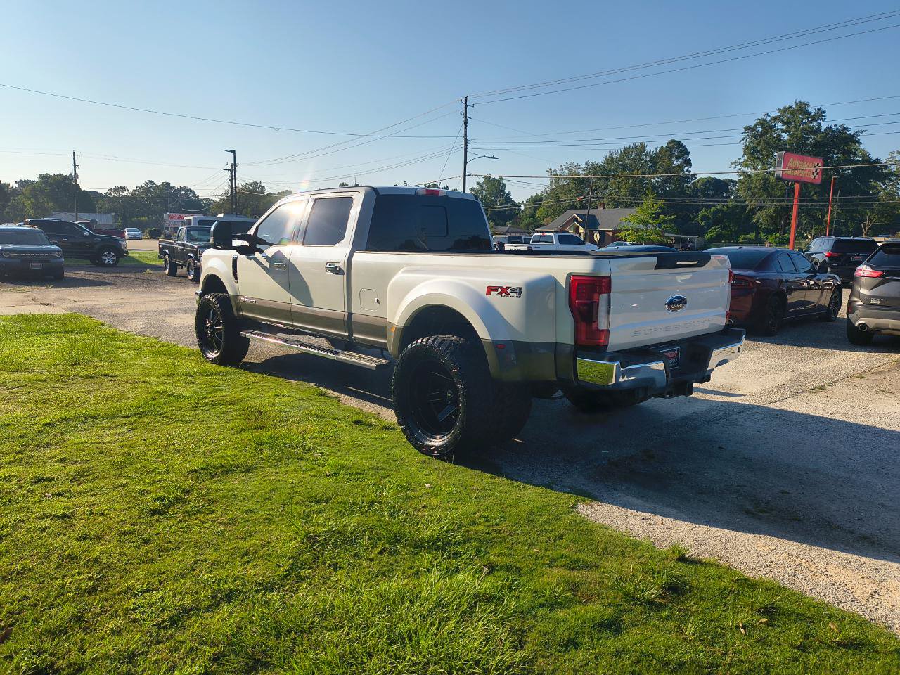 Used 2018 Ford F350 Lariat w/ Lariat Ultimate Package AWD/4WD image 6