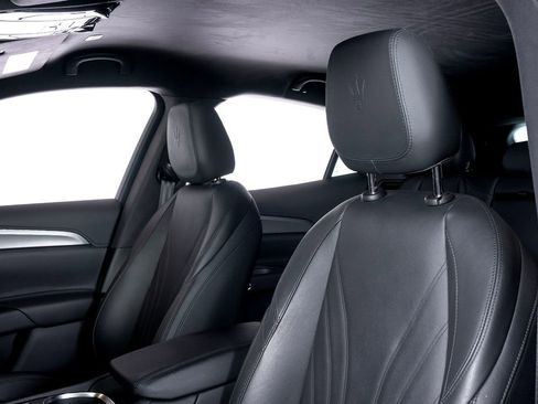 Used 2023 Maserati Grecale GT image 17