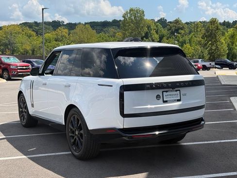 Used 2024 Land Rover Range Rover SE AWD/4WD image 8