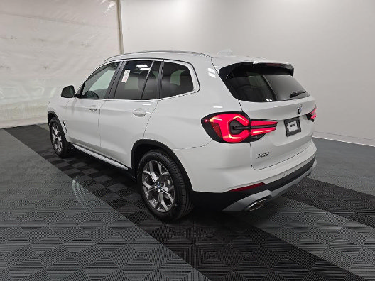 Used 2023 BMW X3 xDrive30i w/ Convenience Package w/ZPA AWD/4WD image 11