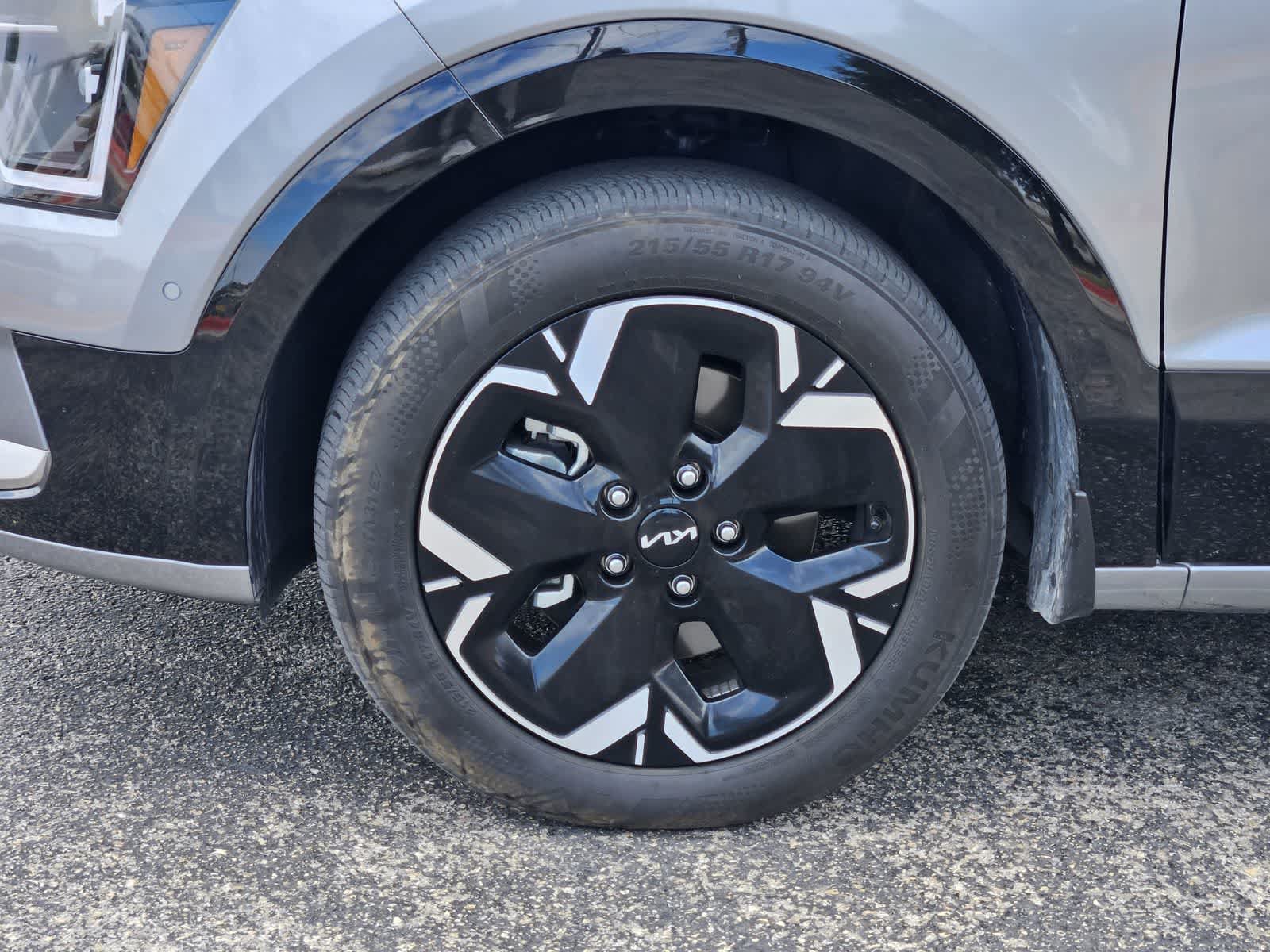 Certified 2023 Kia Niro Wave w/ Wave Preserve Package FWD image 9