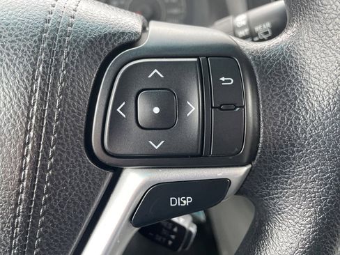 Used 2017 Toyota Sienna LE image 12