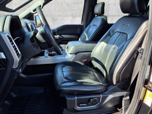 Used 2016 Ford F150 Platinum w/ Equipment Group 701A Luxury image 4