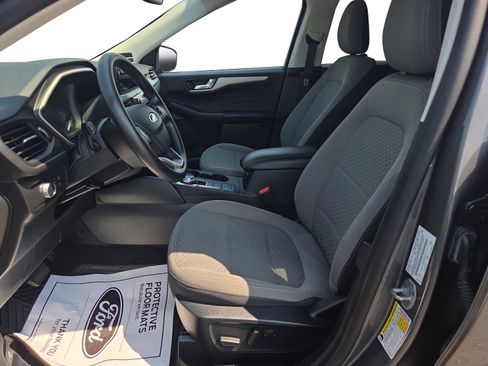Used 2021 Ford Escape SE image 9