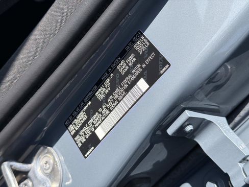 Certified 2023 Volvo XC60 B5 Ultimate w/ Climate Package FWD image 29