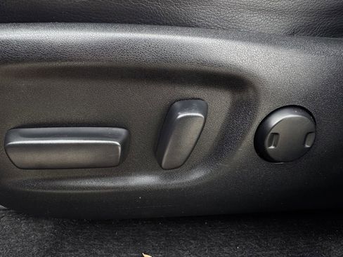 Used 2017 Toyota RAV4 Limited FWD image 26