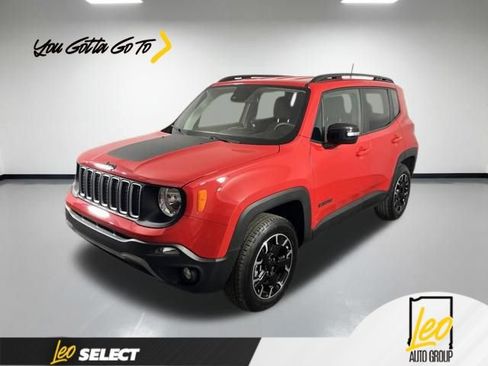 Used 2023 Jeep Renegade Latitude AWD/4WD image 1