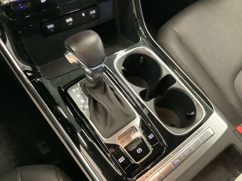 Certified 2023 Kia Carnival EX FWD image 17
