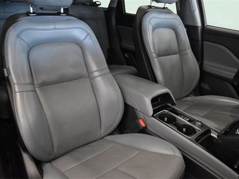 Used 2022 Lincoln Corsair AWD w/ Premium Package image 6