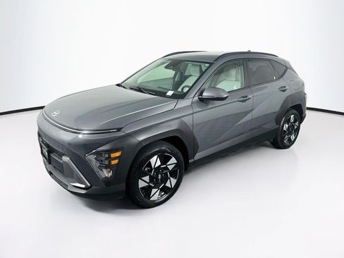 Used 2025 Hyundai Kona SEL FWD image 3
