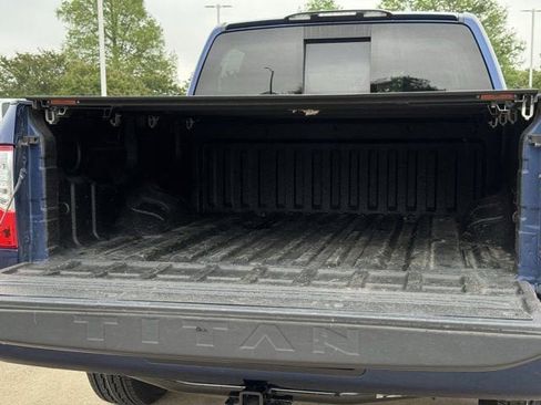 Used 2021 Nissan Titan SV w/ SV Convenience Package AWD/4WD image 32