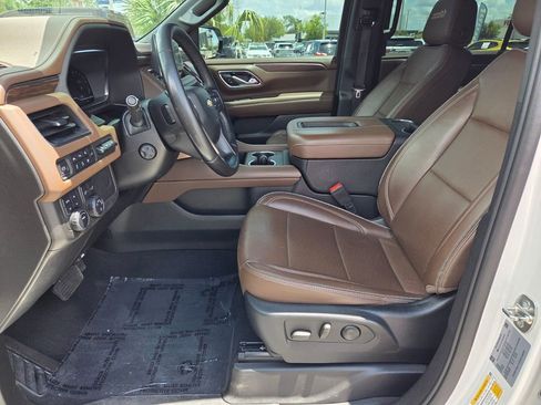 Used 2022 Chevrolet Suburban High Country AWD/4WD image 6