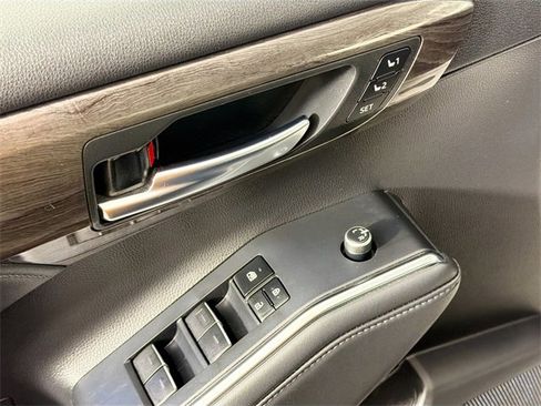 Used 2022 Toyota Highlander Platinum image 18