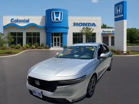 Used 2024 Honda Accord EX image 2
