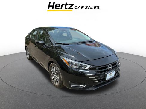 Used 2025 Nissan Versa SV image 1