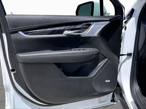 Used 2025 Cadillac XT6 Premium Luxury FWD image 20