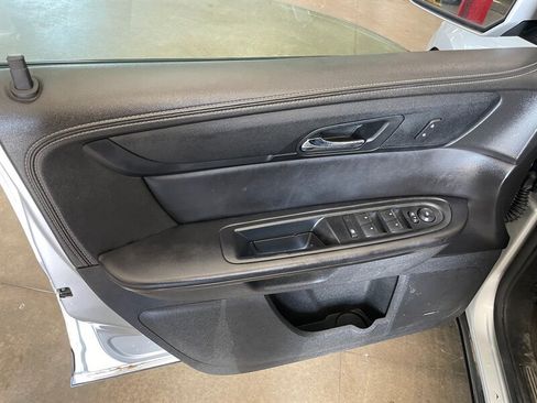 Used 2015 Chevrolet Traverse LT AWD/4WD image 22