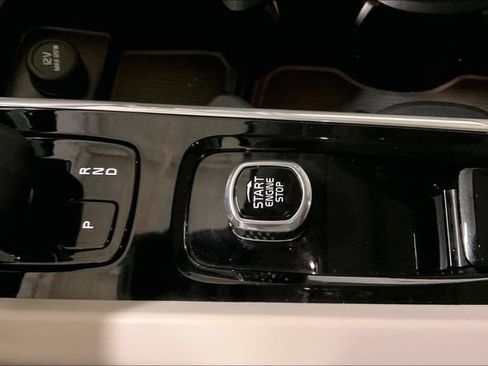 Certified 2024 Volvo XC60 B5 Plus w/ Climate Package AWD/4WD image 34