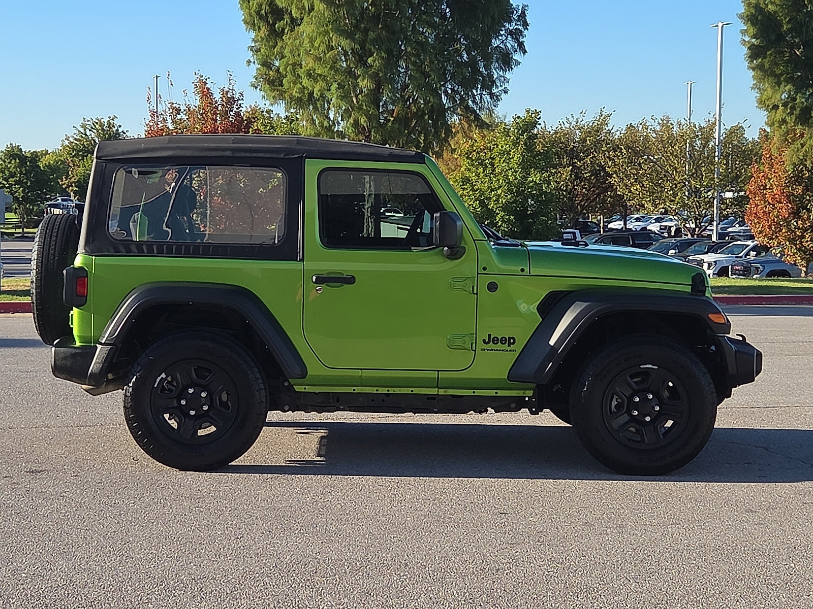 Used 2025 Jeep Wrangler Sport AWD/4WD image 6