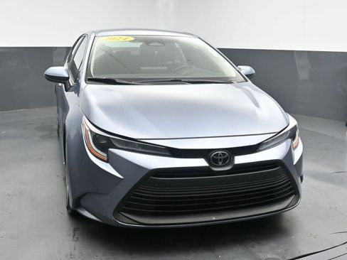 Used 2024 Toyota Corolla LE image 3