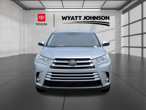 Used 2018 Toyota Highlander XLE AWD/4WD image 5