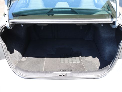 Used 2024 Nissan Altima 2.5 SV FWD image 6